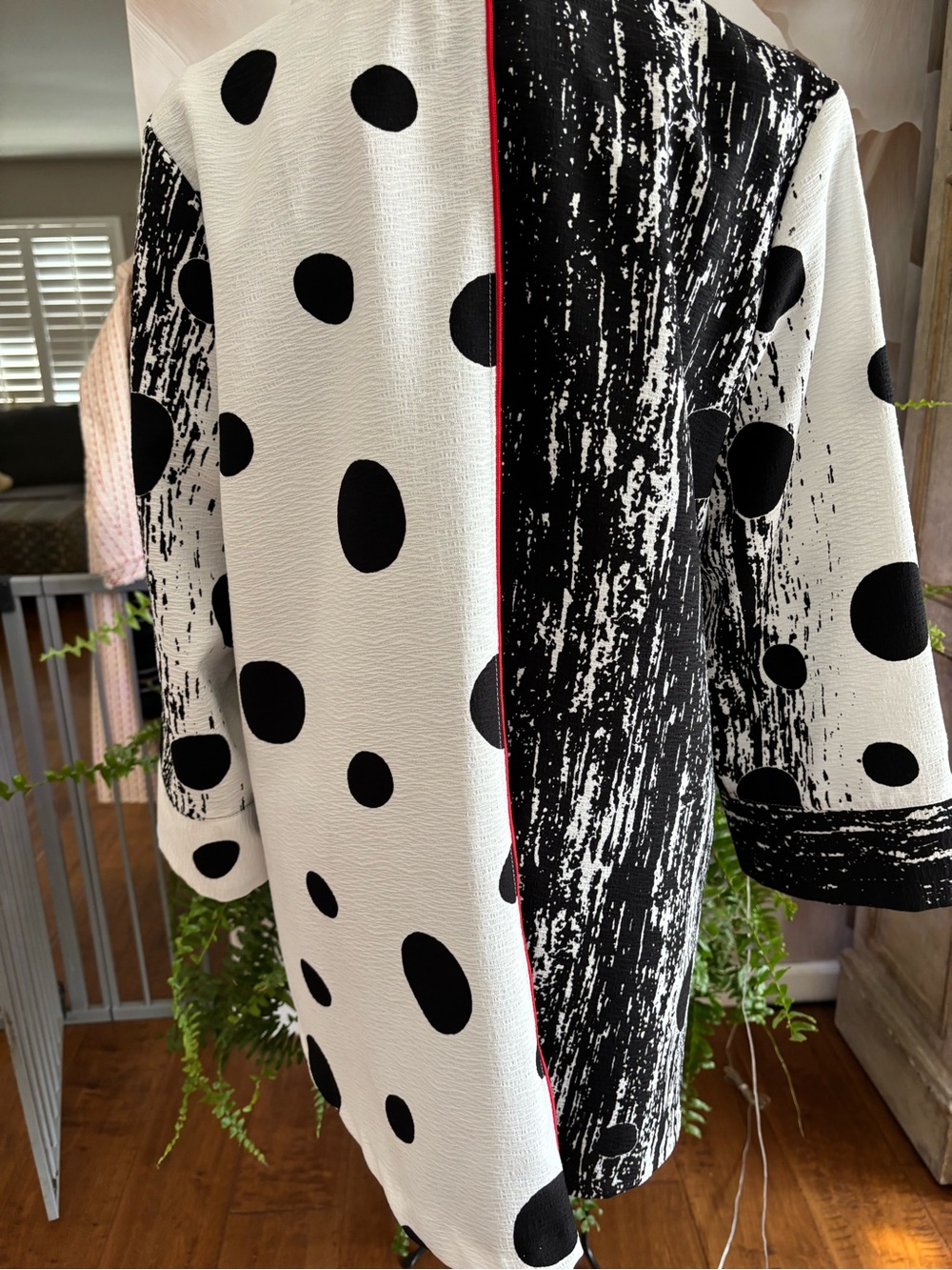 IC BY CONNIE K Black & White Textured Polka-Print Blazer with Red Tag - Picture 7 of 16